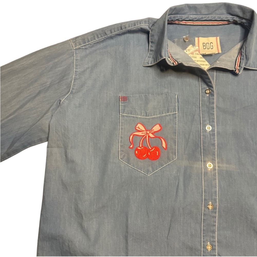Urban Outfitters Oversized Cherry Bow Denim Button Up 🍒 NWT - Picture 3 of 5
